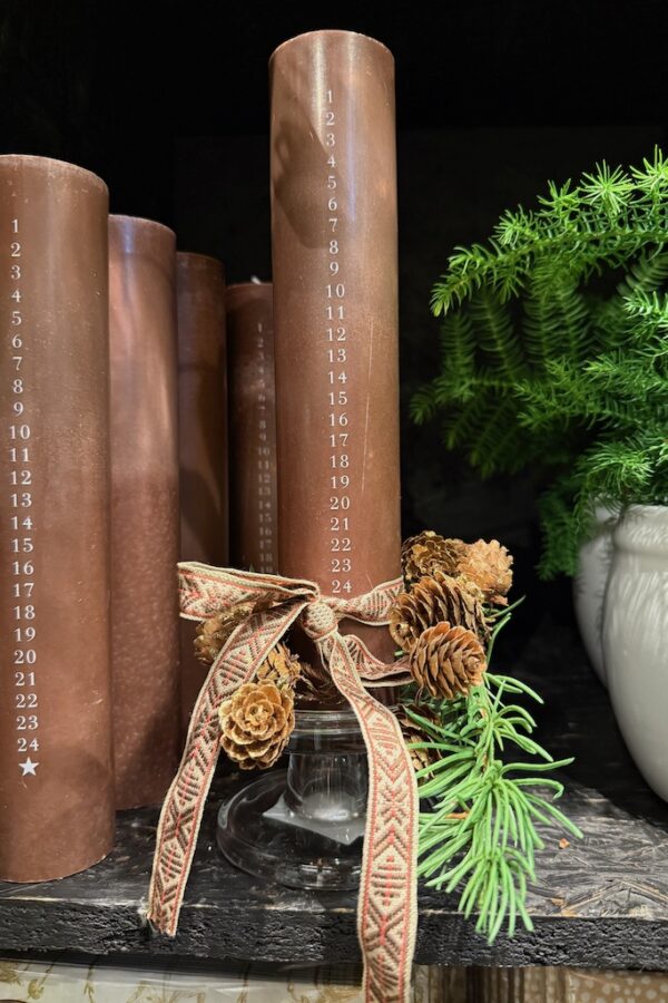 Adventslys med tall 1-24