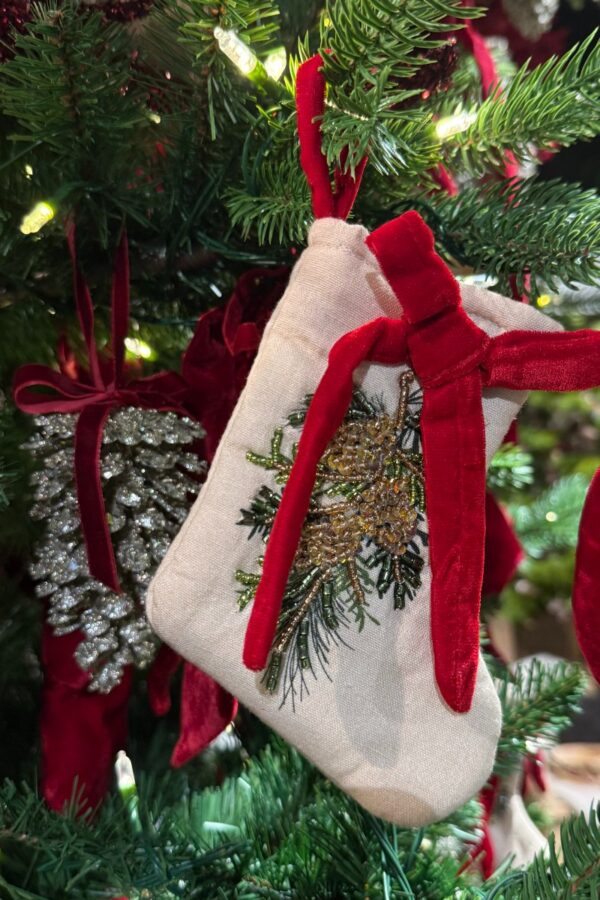 Julestrømpe med broderte perler